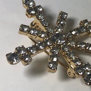 Vintage crystal snowflake brooch pin silver tone
